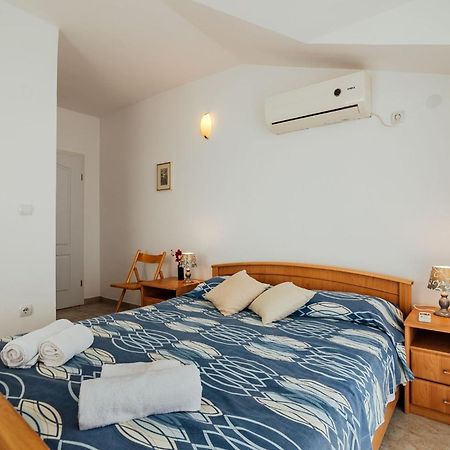 Holiday Home Amanda Hollick Cattaro Esterno foto