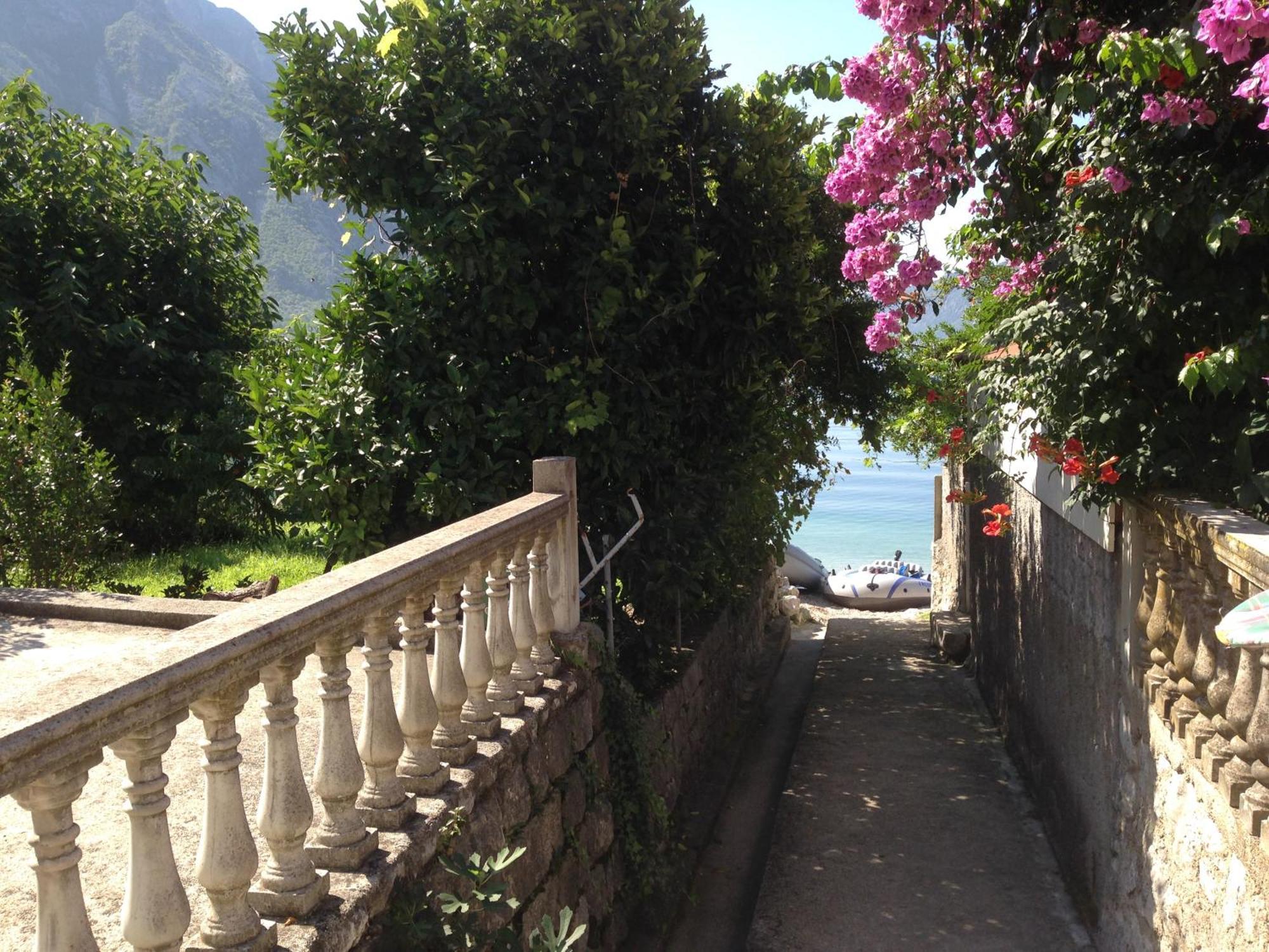 Holiday Home Amanda Hollick Cattaro Esterno foto