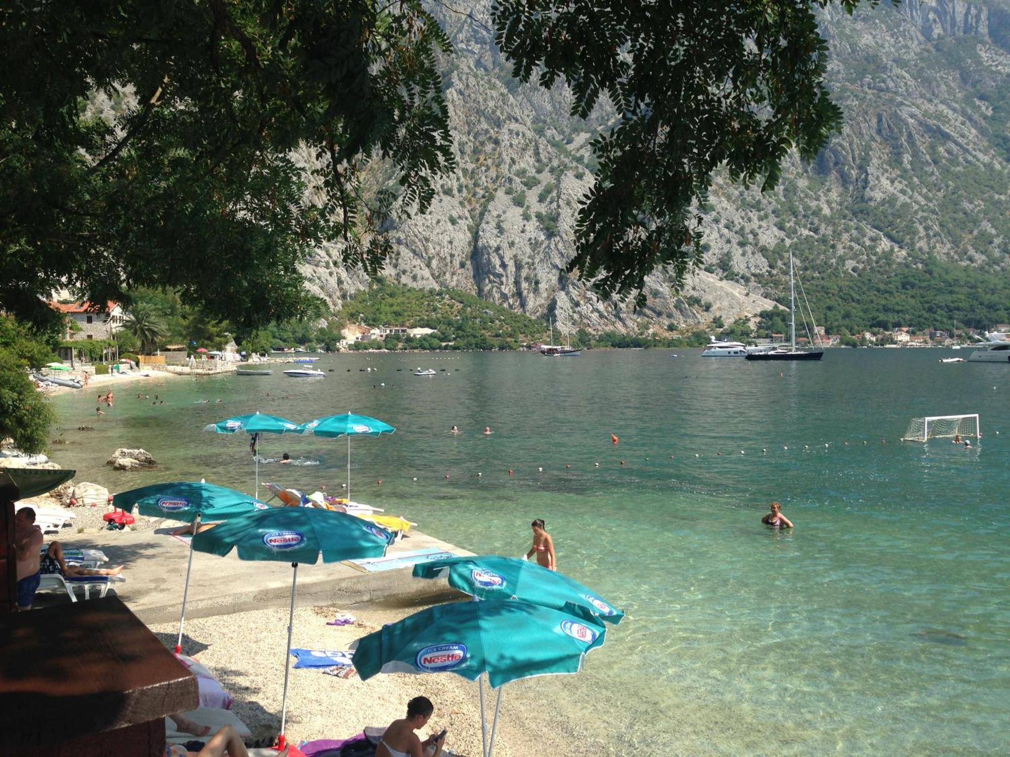Holiday Home Amanda Hollick Cattaro Esterno foto