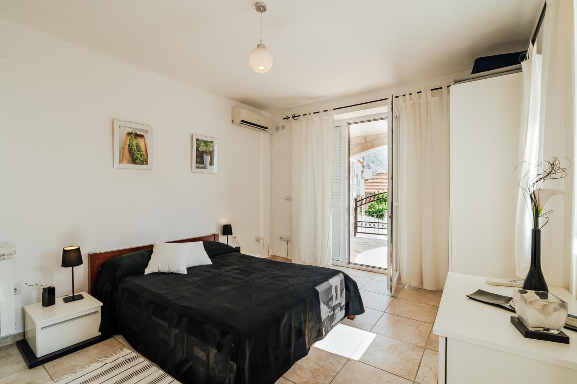 Holiday Home Amanda Hollick Cattaro Esterno foto