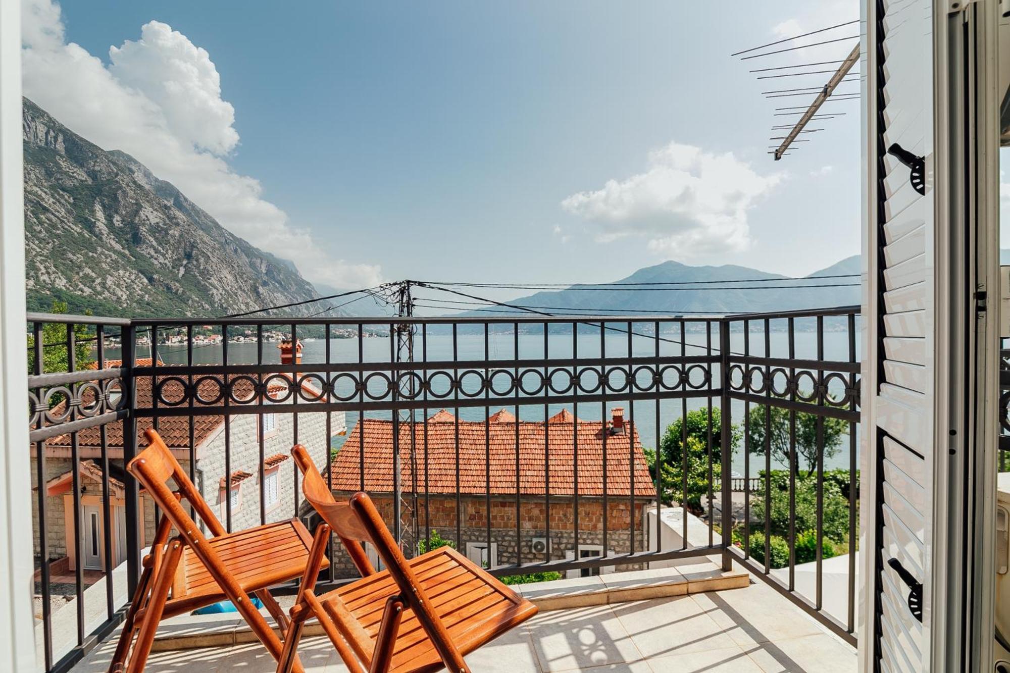 Holiday Home Amanda Hollick Cattaro Esterno foto