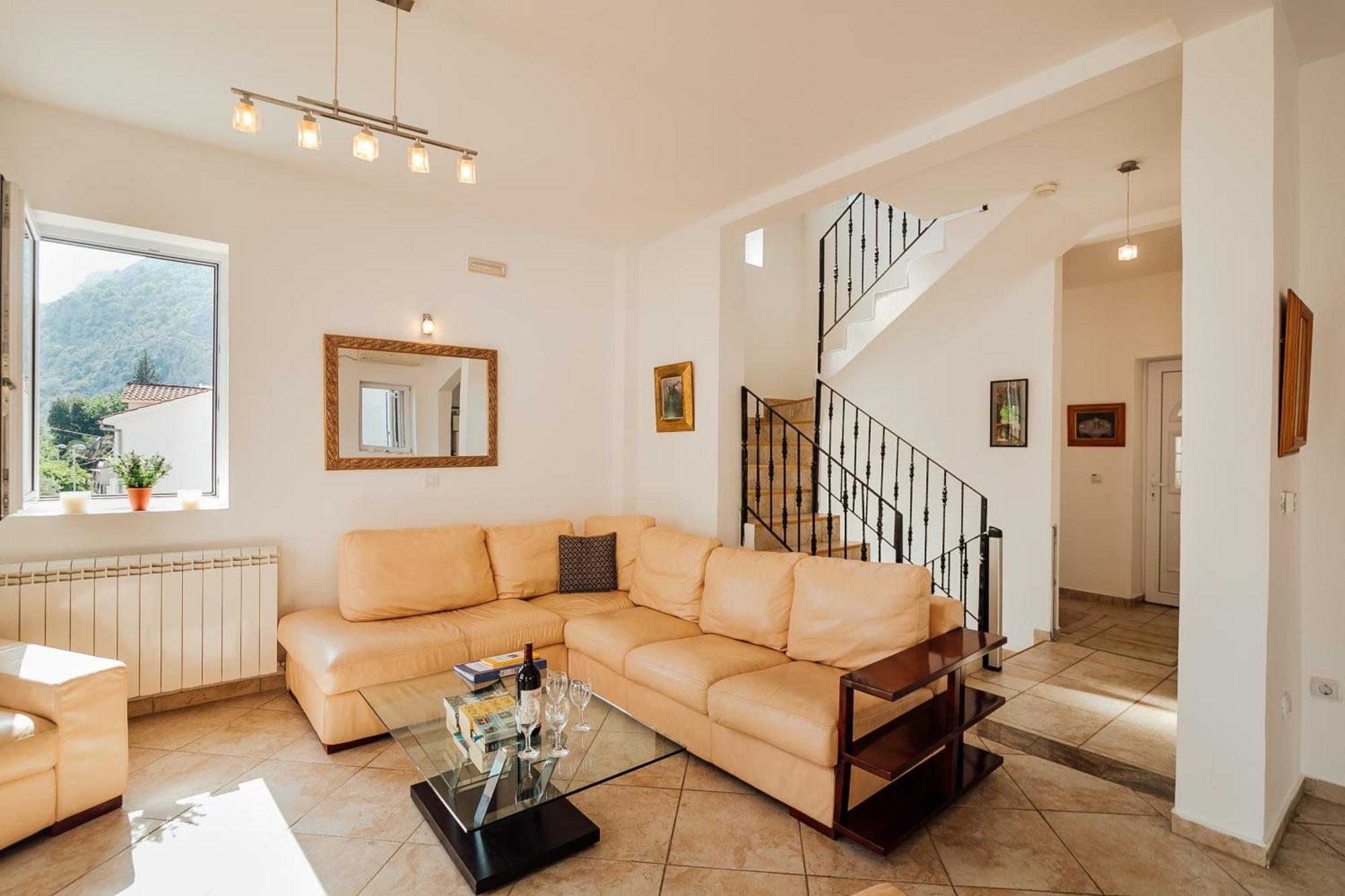 Holiday Home Amanda Hollick Cattaro Esterno foto