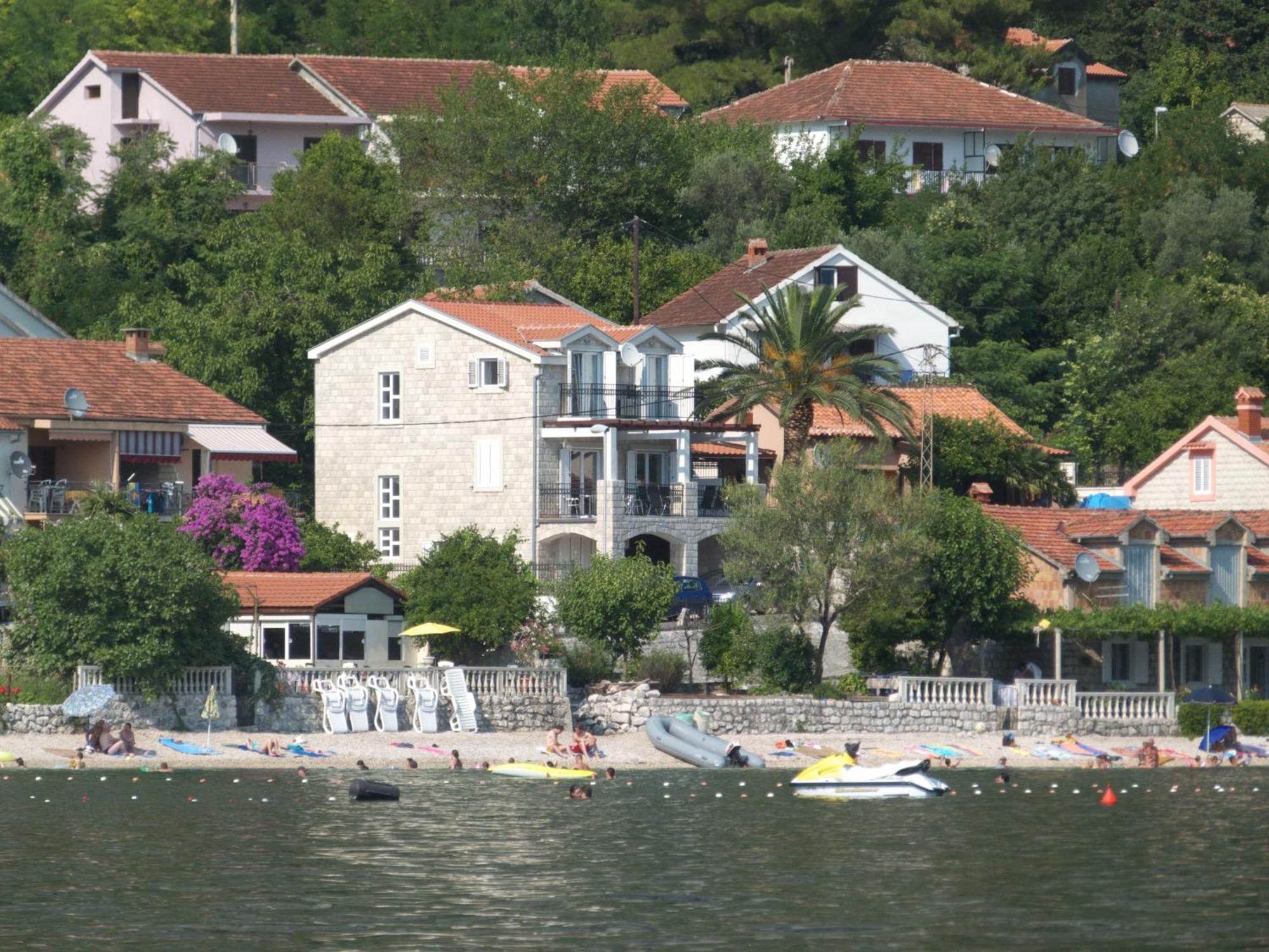 Holiday Home Amanda Hollick Cattaro Esterno foto