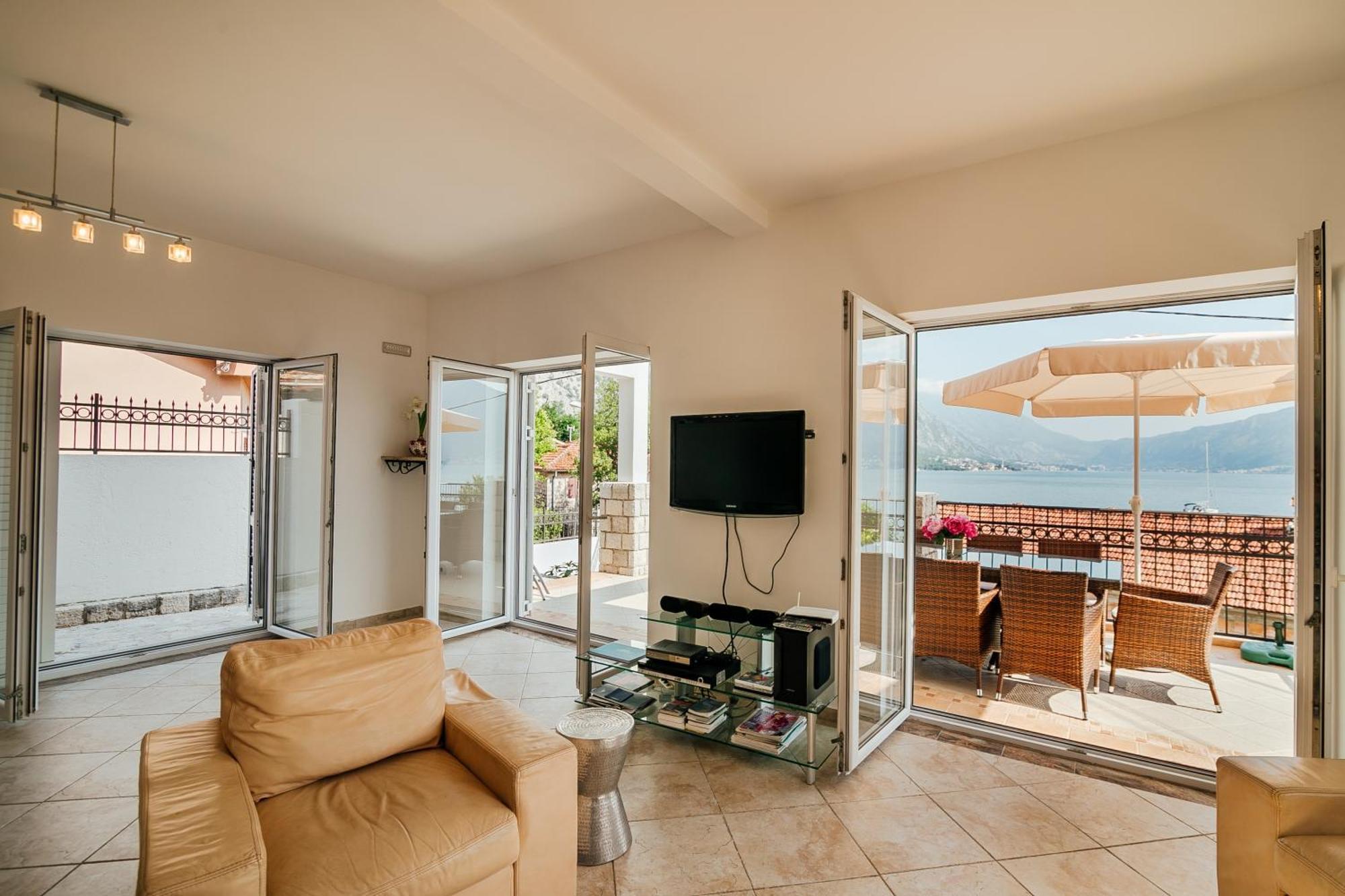 Holiday Home Amanda Hollick Cattaro Esterno foto